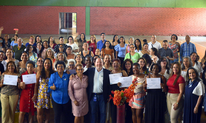 M&aacute;s de mil emprendedores cale&ntilde;os se grad&uacute;an en liderazgo e innovaci&oacute;n con enfoque en econom&iacute;a solidaria