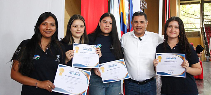 Cerca de 2000 becarios de Todas y Todos a Estudiar culminaron su nivelaci&oacute;n acad&eacute;mica
