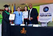 Becarios cumplen el sue&ntilde;o de certificarse como t&eacute;cnicos laborales gracias a Todas y Todos a Estudiar