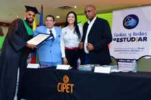 Becarios cumplen el sue&ntilde;o de certificarse como t&eacute;cnicos laborales gracias a Todas y Todos a Estudiar