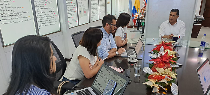 Alcald&iacute;a lider&oacute; encuentro con la gerente del FFIE para reclamar terminaci&oacute;n de obras educativas
