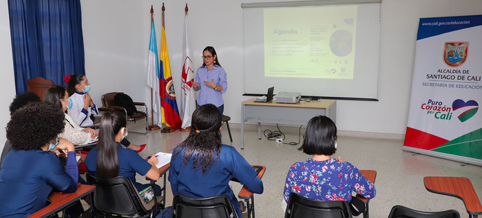 Secretar&iacute;a de Educaci&oacute;n lider&oacute; capacitaci&oacute;n sobre estrategia educativa en el HUV