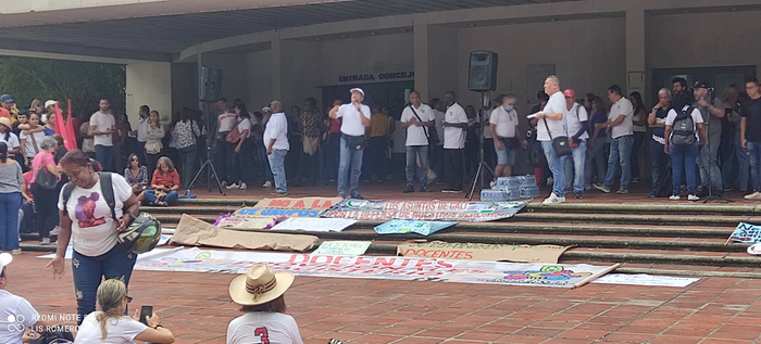 Secretar&iacute;a de Educaci&oacute;n respondi&oacute; solicitudes de docentes