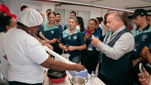 Delegaci&oacute;n brasilera aprendi&oacute; los secretos para la preparaci&oacute;n de macetas de alfe&ntilde;ique