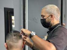 Barbero perfeccion&oacute; sus t&eacute;cnicas gracias a Todas y Todos a Estudiar