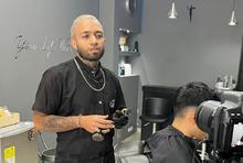 Barbero perfeccion&oacute; sus t&eacute;cnicas gracias a Todas y Todos a Estudiar