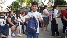 Con paquetes escolares, tambi&eacute;n se favorece la permanencia escolar