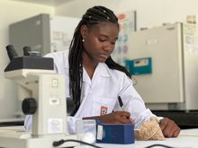 Ang&eacute;lica Caicedo Qui&ntilde;ones, joven promesa de la ingenier&iacute;a biom&eacute;dica y el atletismo