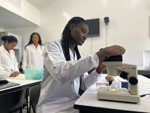 Ang&eacute;lica Caicedo Qui&ntilde;ones, joven promesa de la ingenier&iacute;a biom&eacute;dica y el atletismo