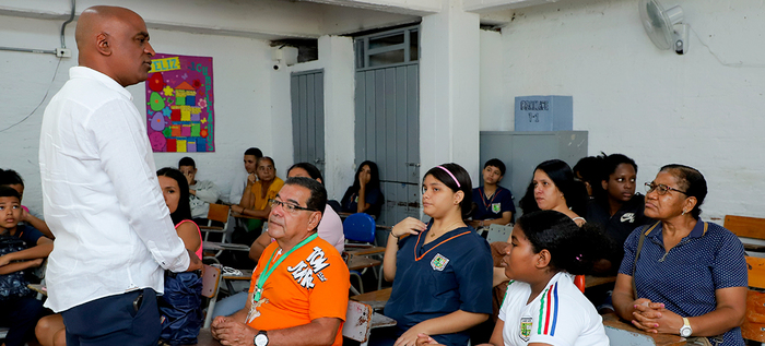 Control social a 124 paquetes escolares en la IEO Humberto Jord&aacute;n Mazuera
