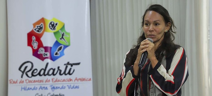 Docentes cale&ntilde;os promocionan el arte como herarmienta de transformaci&oacute;n social