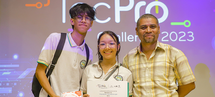 Al cierre del programa Steam, estudiantes y docentes recibieron reconocimientos