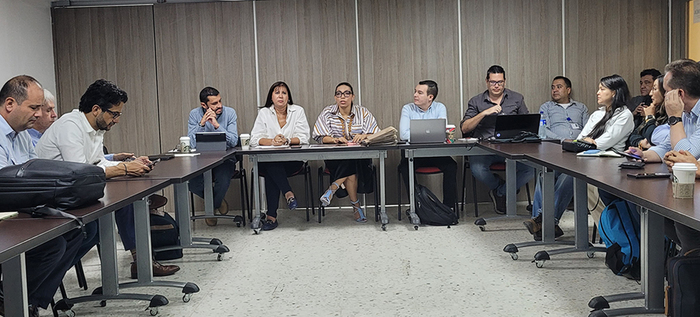 Representantes del Ministerio y la Secretar&iacute;a de Educaci&oacute;n acuerdan compromisos para avanzar en la entrega de obras de infraestructura escolar