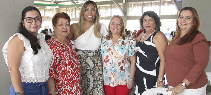 Directivos docentes y maestros del sistema educativo oficial de Cali fueron homenajeados en su d&iacute;a