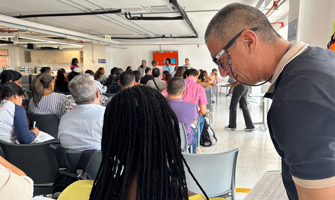 Democracia al tablero: docentes de la ciudad fortalecen sus  capacidades pedag&oacute;gicas