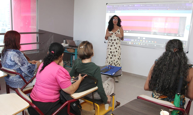 120 docentes de Cali se capacitan para fomentar la lectura y la escritura en las bibliotecas escolares