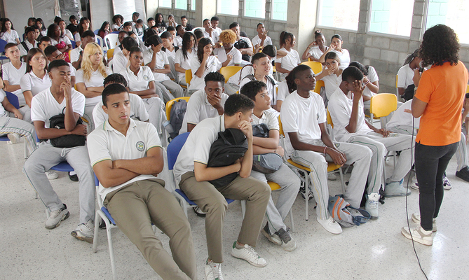 CiberPaz llega a las Instituciones Educativas Oficiales de Cali en un importante paso hacia una Colombia digital y en paz