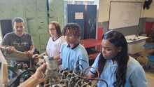 La Instituci&oacute;n Educativa Antonio Jos&eacute; Camacho contar&aacute; con el primer aula escolar en Colombia para el aprendizaje de veh&iacute;culos el&eacute;ctricos
