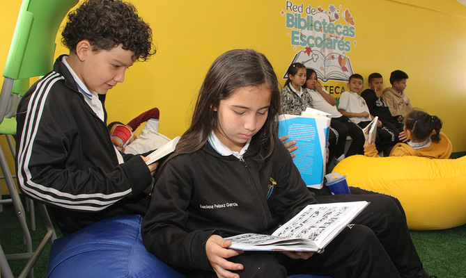 La instituci&oacute;n educativa La Leonera recibi&oacute; una biblioteca pensada para fomentar la creatividad, la investigaci&oacute;n y el aprendizaje colaborativo