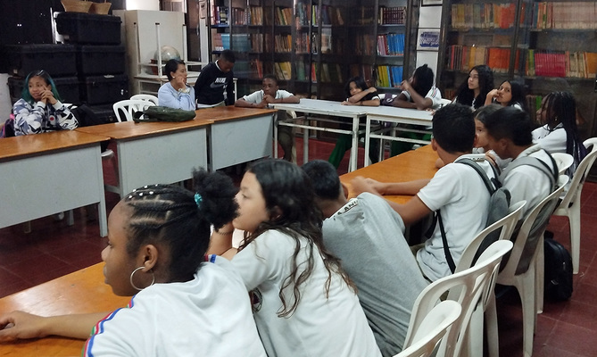Con tecnolog&iacute;a, estudiantes de La Anunciaci&oacute;n preservan el patrimonio  cultural del Pac&iacute;fico