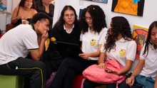 La carpa educativa &lsquo;La escuela tiene la palabra&rsquo; es un &eacute;xito rotundo entre los  estudiantes, gracias a los talleres creativos y tecnol&oacute;gicos