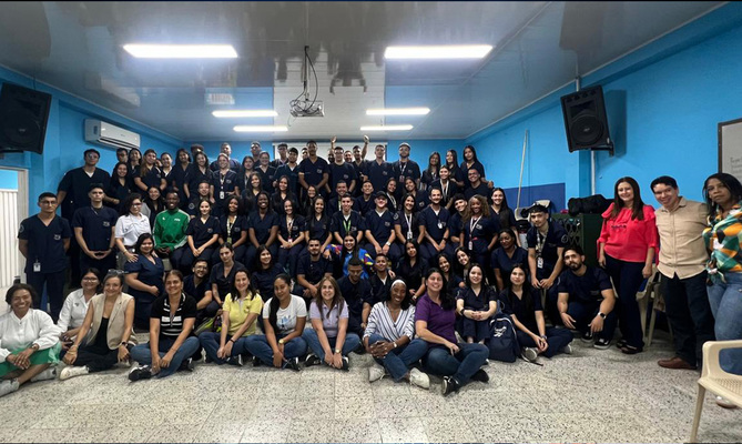 La estrategia &lsquo;Acomp&aacute;&ntilde;ame&rsquo; capacita a futuros profesionales  para el desarrollo integral de los ni&ntilde;os