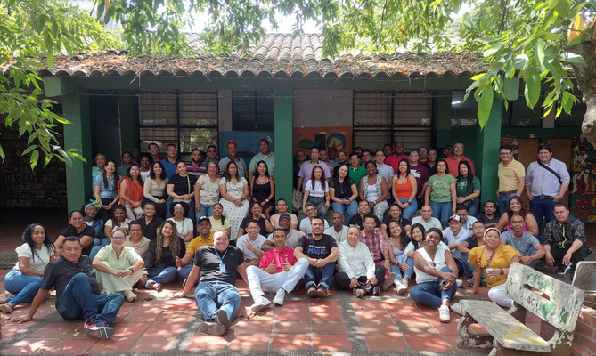 Cali prepara a sus docentes para la era digital: RedTiCali fortalece competencias en IA y liderazgo digital