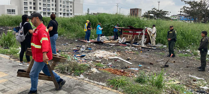 Levantamientos de cambuches buscan recuperar espacios para el &aacute;rea de renovaci&oacute;n urbana.