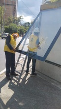 El equipo operativo de la EDRU E.I.C.E. garantiza el mantenimiento de mobiliario urbano en Cali