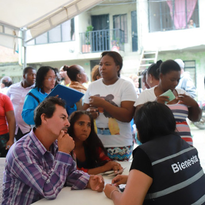 La Alcald&iacute;a de Cali continua en dialogo con la comuna 13 para su reubicaci&oacute;n
