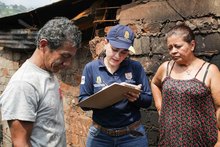 Alcald&iacute;a de Cali entreg&oacute; ayudas humanitarias a familias afectadas por incendio en Los Chorros