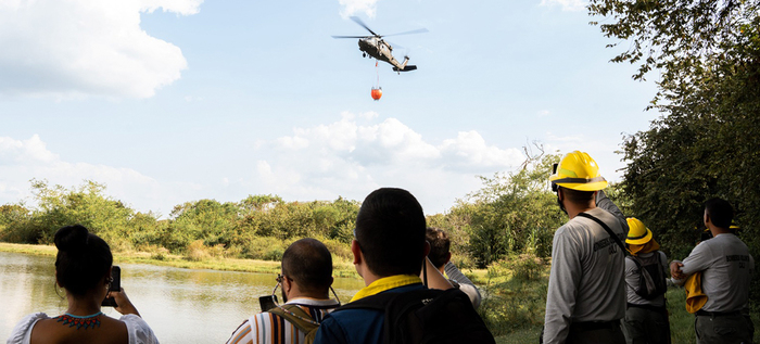 &lsquo;Bambi Bucket&rsquo;, el arma para sofocar posibles incendios en Cali