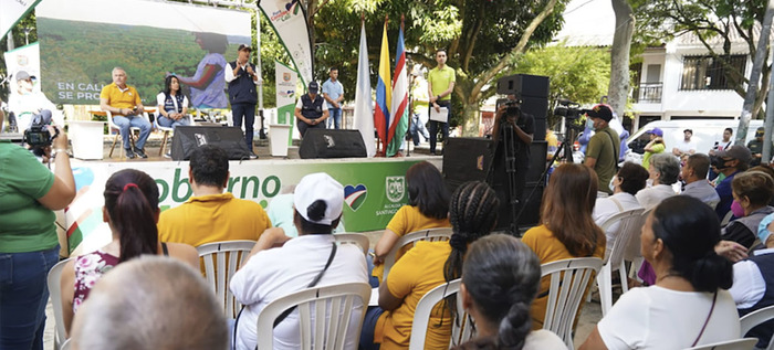 La comunidad de Primero de Mayo acudi&oacute; a la cita en &lsquo;Gobierno al barrio&rsquo;