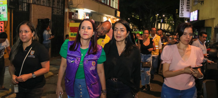 Alcald&iacute;a de Cali realiz&oacute; un recorrido nocturno por la Plaza de Cayzedo y sus alrededores