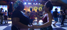 Estilo cale&ntilde;o enamora a turistas extranjeros que visitan el Festival Mundial de Salsa 