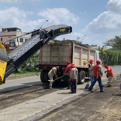 Grupo operativo de Infraestructura ejecuta mantenimiento vial en Llano Verde en el marco de &lsquo;Gobierno al Barrio&rsquo;