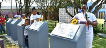Se develaron los monumentos en honor a los j&oacute;venes asesinados en Llano Verde
