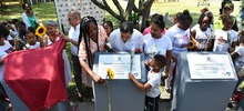 Se develaron los monumentos en honor a los j&oacute;venes asesinados en Llano Verde