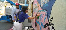 La &lsquo;Calle del sabor&rsquo; se llena de color con graffiti urbano que exalta las culturas populares