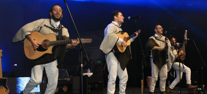 Un show vibrante de los Rolling Ruanas cerr&oacute; la &lsquo;Gran Parada de las Culturas Populares&rsquo;