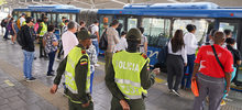 Cale&ntilde;os valoran de manera positiva presencia de la Polic&iacute;a en las estaciones del MIO