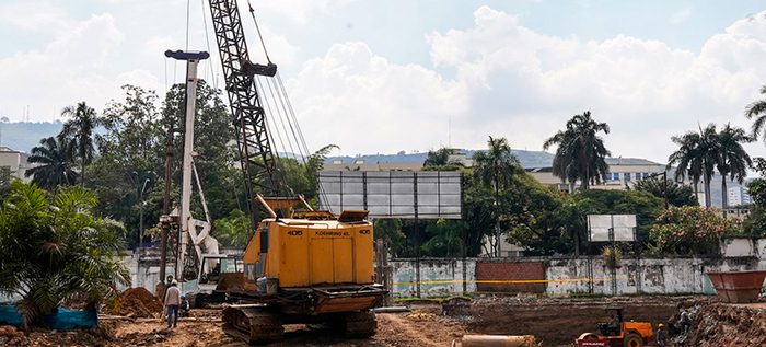 Obreros y maquinaria avanzan en la construcci&oacute;n del Parque Tecnol&oacute;gico de Innovaci&oacute;n San Fernando