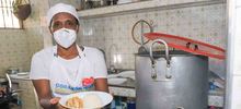 Uno de los Manyoma, se tom&oacute; con su sabor, uno de los comedores comunitarios en Cali