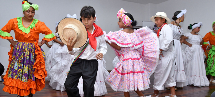 Con m&uacute;sica, danza y teatro se clausur&oacute; el programa V&iacute;nculos, del Instituto Popular de Cultura
