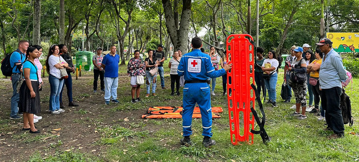 Vendedores informales se capacitan para participar en &lsquo;Alumbrado Navide&ntilde;o&rsquo;