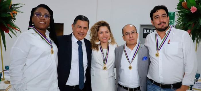 Gabinete distrital fue exaltado con la medalla al m&eacute;rito c&iacute;vico Santiago de Cali