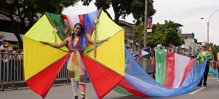 Propios y visitantes se gozaron el desfile del Cali Viejo
