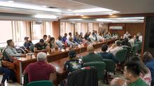 En conversatorio alcalde Alejandro Eder y periodistas hablaron de la COP16 y construcci&oacute;n de ciudad