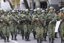 Cali se llen&oacute; de patriotismo: el 20 de julio miles de personas  acompa&ntilde;aron el desfile de la Fuerza P&uacute;blica