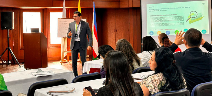 Para fortalecer la cultura tributaria de Cali, m&aacute;s de 90 funcionarios de Hacienda Distrital recibieron capacitaci&oacute;n especializada por la DIAN